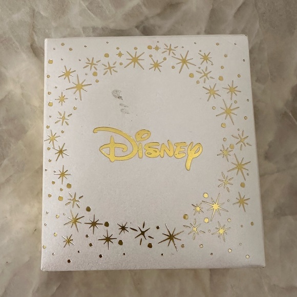 Disney 2-Pc. Set Cubic Zirconia Tiara & Heart Stud Earrings - NWT - Picture 2 of 5